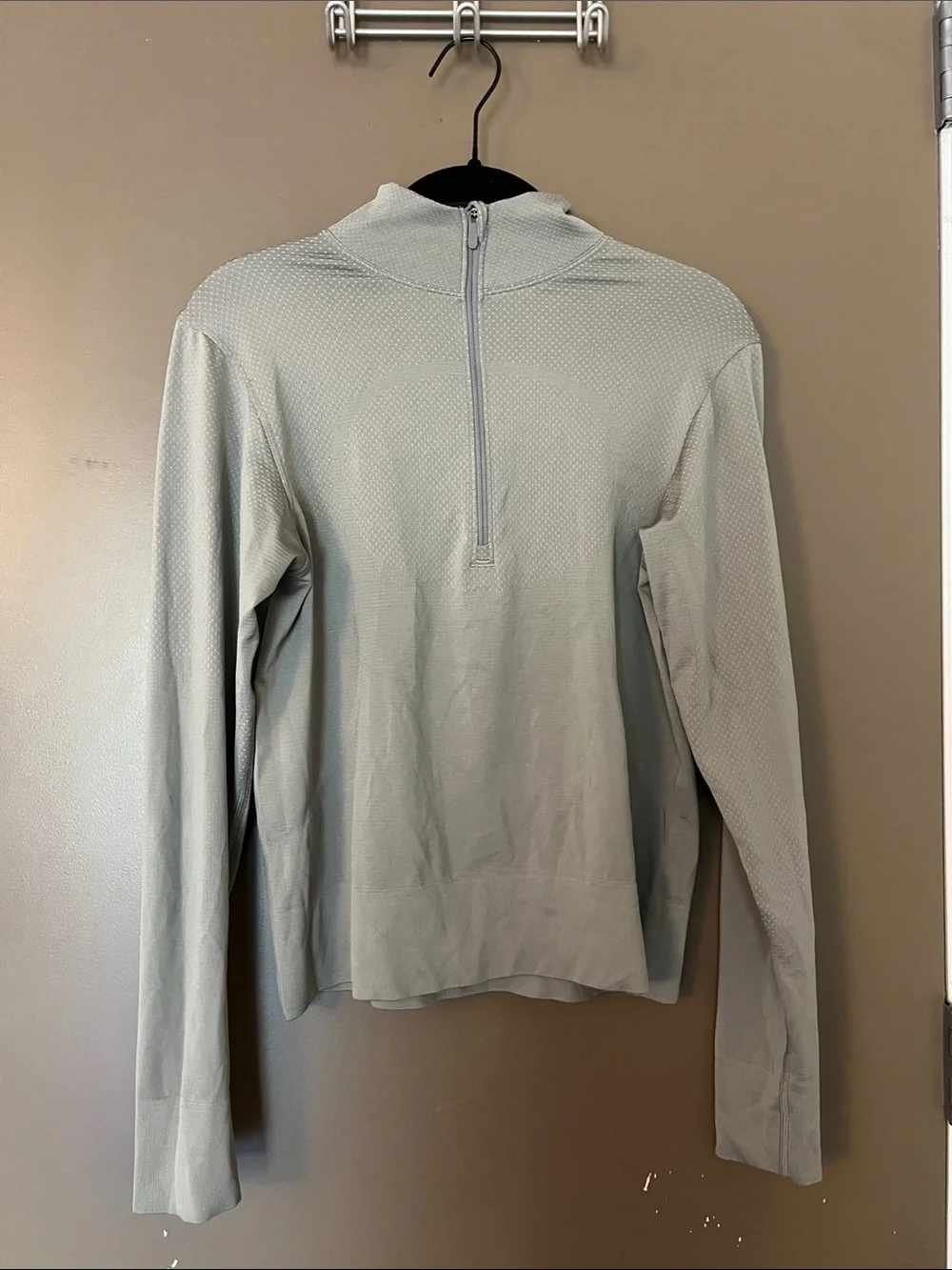 Lululemon Swiftly Relaxed Half Zip in Gull Grey/White - Size 6 - Picture 3 of 7